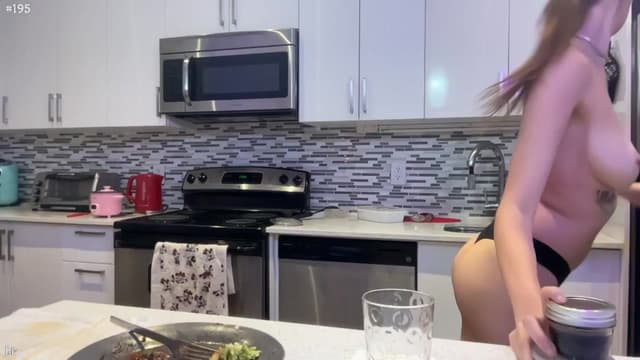 Gallery image thumbnail from Seynt's myfreecams stream on, 08/29/2024, 06:21 image 11 of 20
