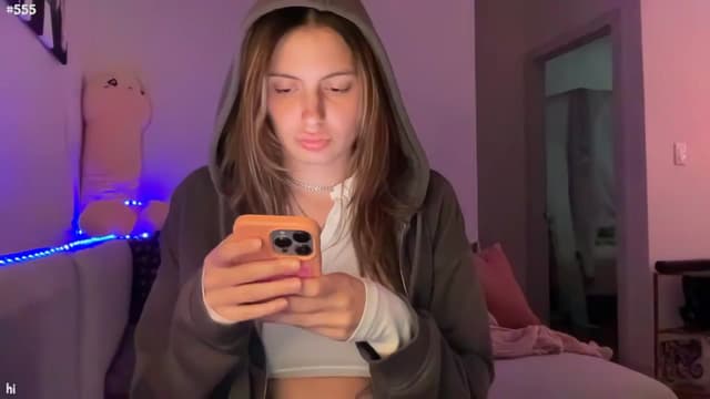 Gallery image thumbnail from Seynt's myfreecams stream on, 09/08/2024, 24:06 image 2 of 20