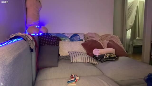 Gallery image thumbnail from Seynt's myfreecams stream on, 09/09/2024, 01:45 image 14 of 20