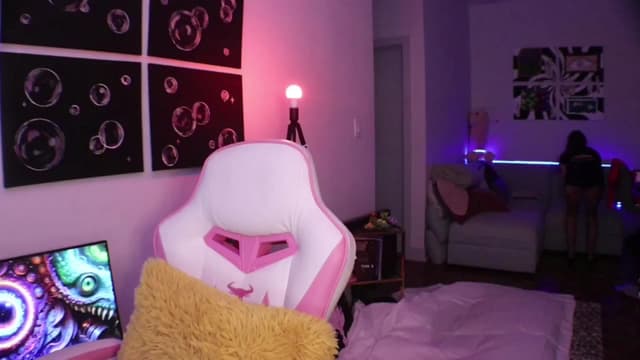 Gallery image thumbnail from Seynt's myfreecams stream on, 09/12/2024, 24:11 image 6 of 20