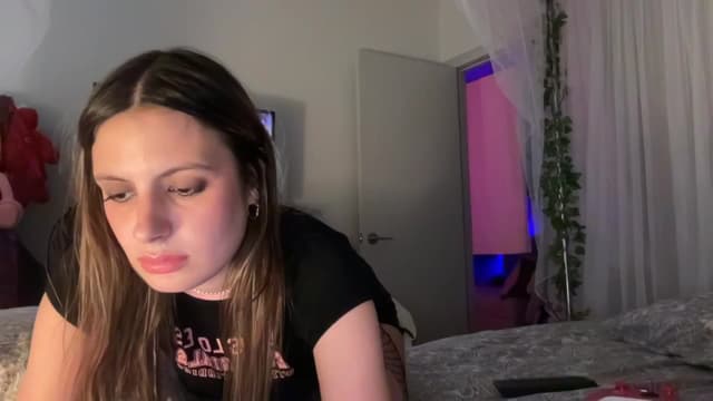 Gallery image thumbnail from Seynt's myfreecams stream on, 09/12/2024, 24:11 image 13 of 20