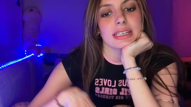 Gallery image thumbnail from Seynt's myfreecams stream on, 09/12/2024, 01:37 image 17 of 20