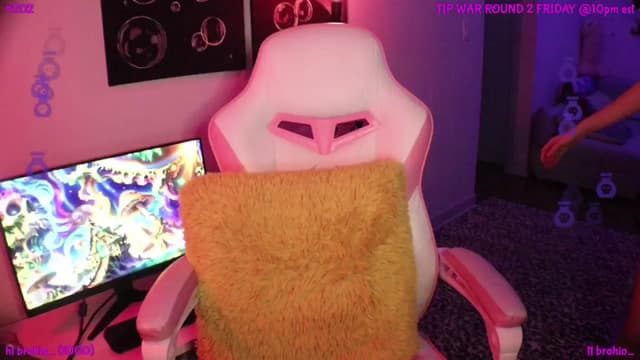 Gallery image thumbnail from Seynt's myfreecams stream on, 10/09/2024, 02:39 image 11 of 20