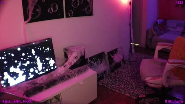 Gallery image thumbnail from Seynt's myfreecams stream on, 10/15/2024, 03:28 image 15 of 20