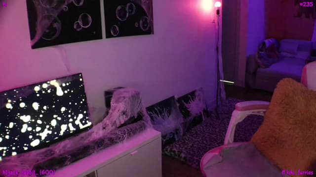 Gallery image thumbnail from Seynt's myfreecams stream on, 10/15/2024, 03:28 image 8 of 20