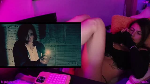 Gallery image thumbnail from Seynt's myfreecams stream on, 10/17/2024, 03:45 image 9 of 20