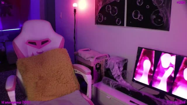Gallery image thumbnail from Seynt's myfreecams stream on, 10/28/2024, 24:04 image 16 of 20