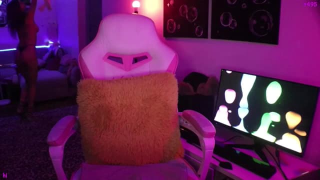 Gallery image thumbnail from Seynt's myfreecams stream on, 11/07/2024, 06:06 image 10 of 20