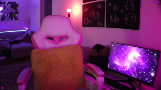 Gallery image thumbnail from Seynt's myfreecams stream on, 11/07/2024, 06:06 image 3 of 20