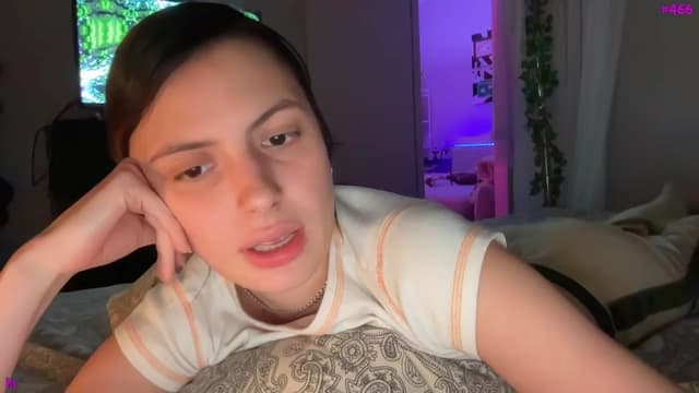 Gallery image thumbnail from Seynt's myfreecams stream on, 11/09/2024, 01:50 image 12 of 20