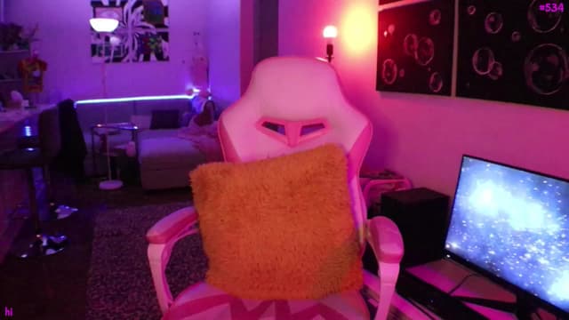 Gallery image thumbnail from Seynt's myfreecams stream on, 11/11/2024, 23:26 image 17 of 20