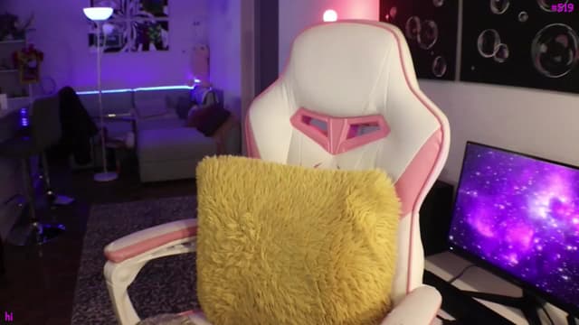 Gallery image thumbnail from Seynt's myfreecams stream on, 11/15/2024, 06:37 image 6 of 20