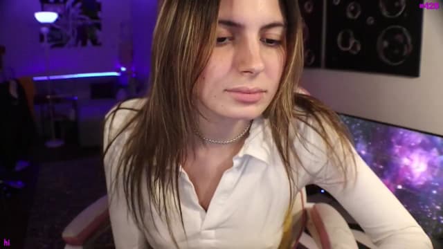 Gallery image thumbnail from Seynt's myfreecams stream on, 11/20/2024, 24:03 image 4 of 20