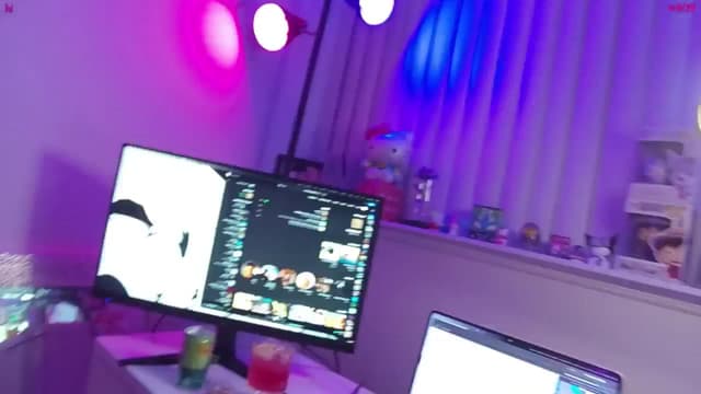 Gallery image thumbnail from Seynt's myfreecams stream on, 03/11/2025, 05:33 image 9 of 20