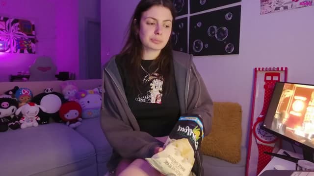 Gallery image thumbnail from Seynt's myfreecams stream on, 04/22/2025, 05:02 image 15 of 20