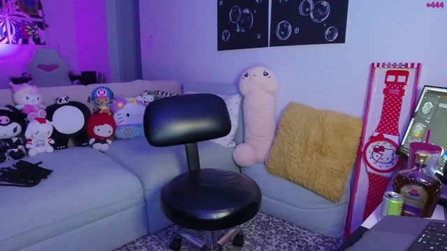 Gallery image thumbnail from Seynt's myfreecams stream on, 04/25/2025, 07:20 image 8 of 20