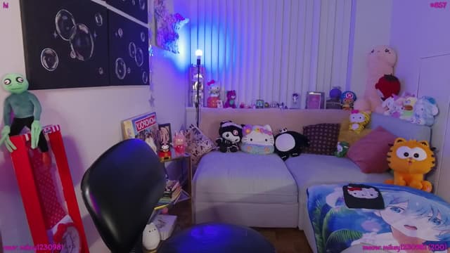 Gallery image thumbnail from Seynt's myfreecams stream on, 06/19/2025, 04:14 image 17 of 20