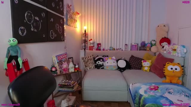 Gallery image thumbnail from Seynt's myfreecams stream on, 06/20/2025, 03:41 image 15 of 20