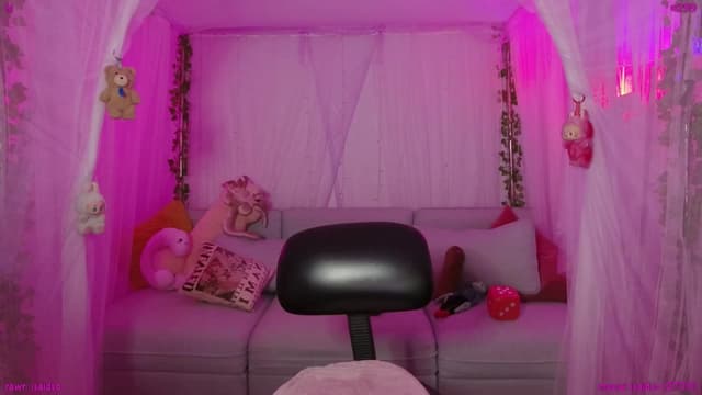 Gallery image thumbnail from Seynt's myfreecams stream on, 08/01/2025, 23:35 image 20 of 20