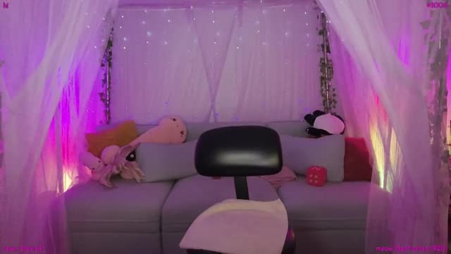 Gallery image thumbnail from Seynt's myfreecams stream on, 08/10/2025, 06:31 image 16 of 20