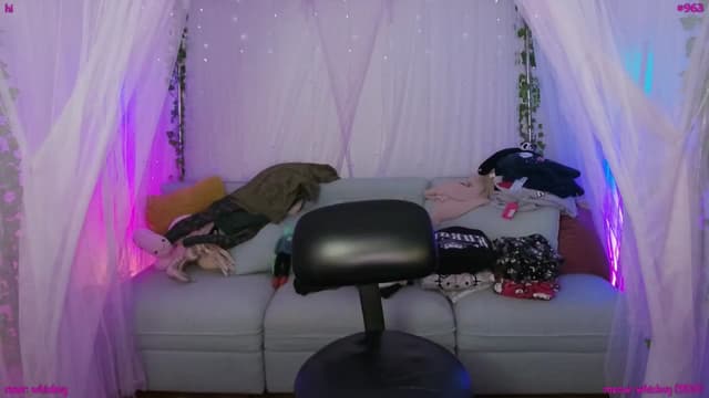 Gallery image thumbnail from Seynt's myfreecams stream on, 08/13/2025, 04:39 image 6 of 20