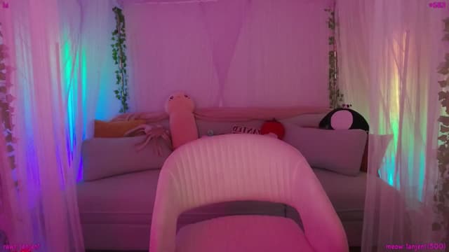 Gallery image thumbnail from Seynt's myfreecams stream on, 09/24/2025, 04:57 image 9 of 20