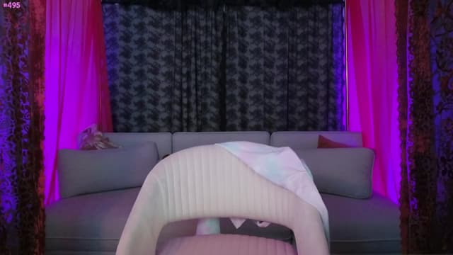 Gallery image thumbnail from Seynt's myfreecams stream on, 11/06/2025, 24:01 image 10 of 20