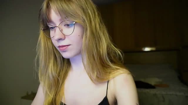 Gallery image thumbnail from Sia_A's myfreecams stream on, 05/14/2026, 24:03 image 9 of 20