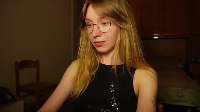 Gallery image thumbnail from Sia_A's myfreecams stream on, 06/30/2026, 22:37 image 9 of 20