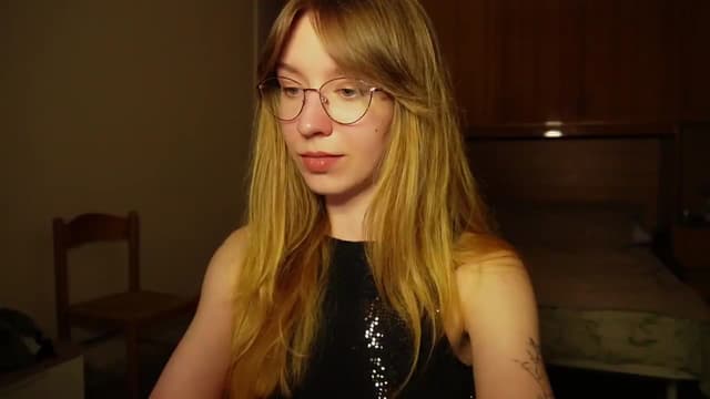 Gallery image thumbnail from Sia_A's myfreecams stream on, 06/30/2026, 22:37 image 18 of 20