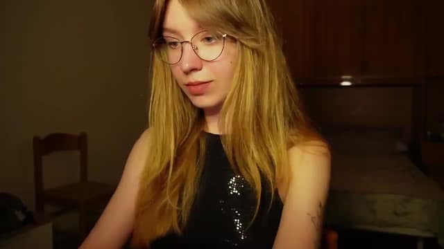 Gallery image thumbnail from Sia_A's myfreecams stream on, 06/30/2026, 22:37 image 17 of 20