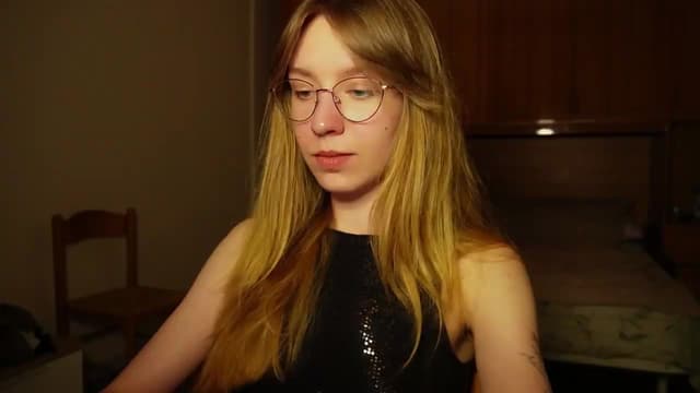 Gallery image thumbnail from Sia_A's myfreecams stream on, 06/30/2026, 22:37 image 16 of 20