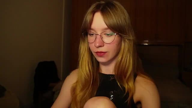 Gallery image thumbnail from Sia_A's myfreecams stream on, 07/06/2026, 22:16 image 2 of 20