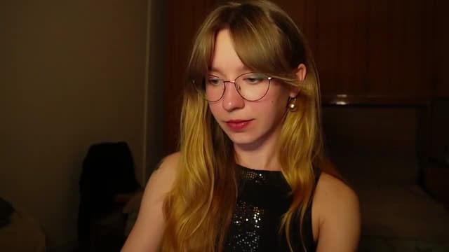 Gallery image thumbnail from Sia_A's myfreecams stream on, 07/06/2026, 22:16 image 6 of 20