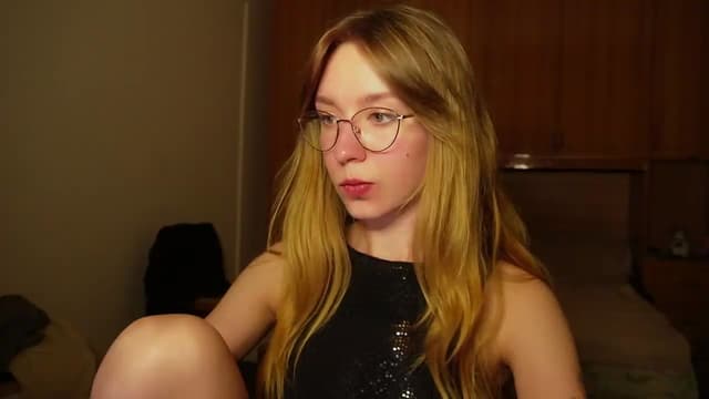 Gallery image thumbnail from Sia_A's myfreecams stream on, 07/06/2026, 22:16 image 16 of 20