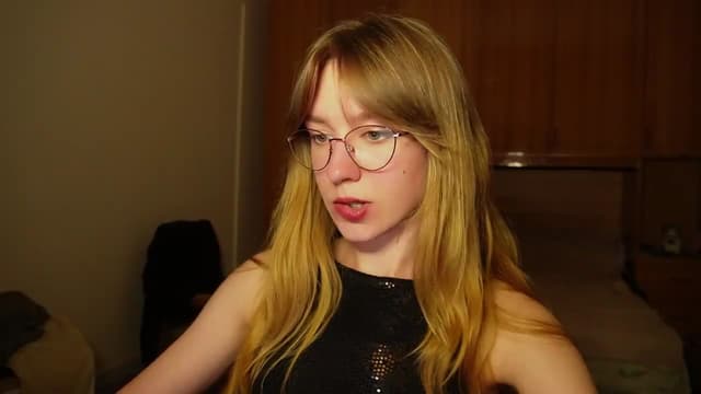 Gallery image thumbnail from Sia_A's myfreecams stream on, 07/06/2026, 22:16 image 15 of 20