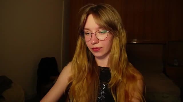 Gallery image thumbnail from Sia_A's myfreecams stream on, 07/06/2026, 22:16 image 7 of 20