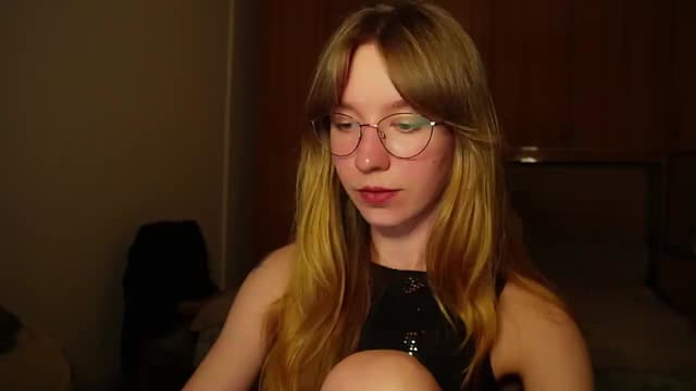 Gallery image thumbnail from Sia_A's myfreecams stream on, 07/06/2026, 22:16 image 4 of 20