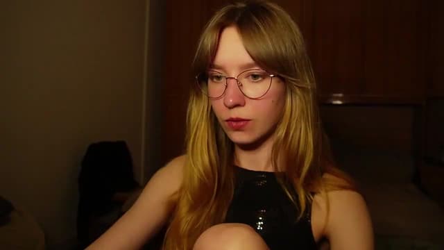 Gallery image thumbnail from Sia_A's myfreecams stream on, 07/06/2026, 22:16 image 1 of 20