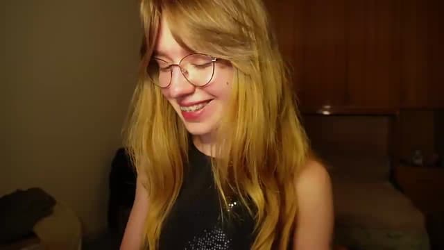 Gallery image thumbnail from Sia_A's myfreecams stream on, 07/06/2026, 23:41 image 13 of 20