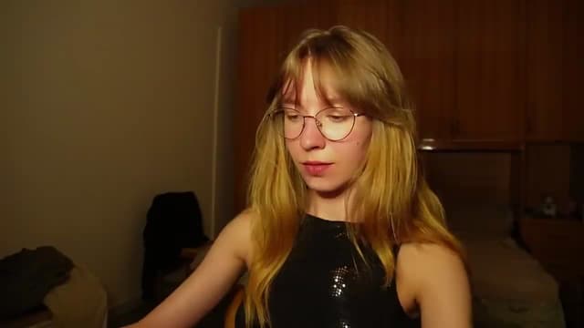 Gallery image thumbnail from Sia_A's myfreecams stream on, 07/06/2026, 23:41 image 8 of 20