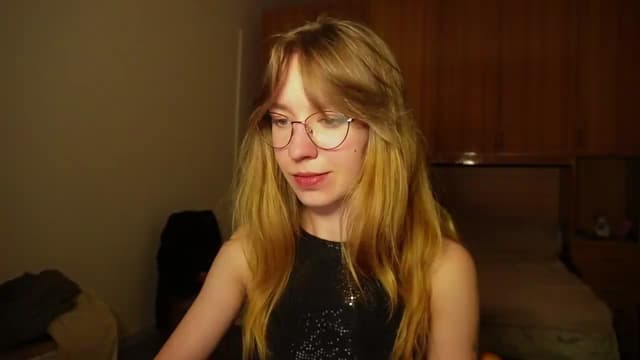 Gallery image thumbnail from Sia_A's myfreecams stream on, 07/06/2026, 23:41 image 11 of 20
