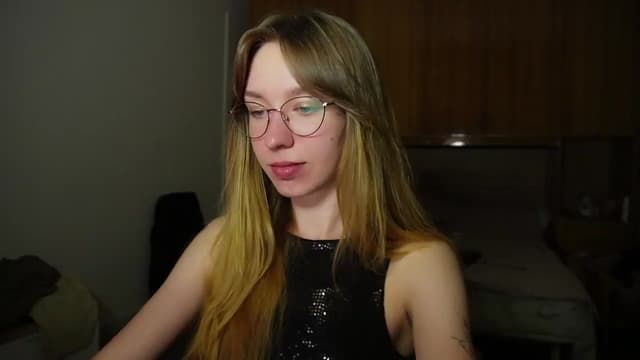 Gallery image thumbnail from Sia_A's myfreecams stream on, 07/07/2026, 22:21 image 13 of 20