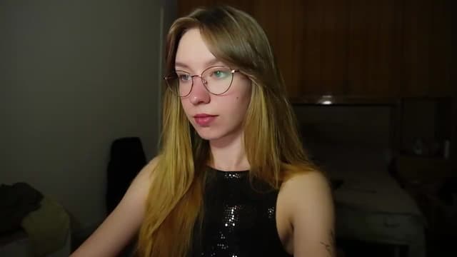 Gallery image thumbnail from Sia_A's myfreecams stream on, 07/07/2026, 22:21 image 7 of 20