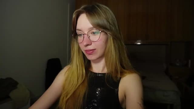 Gallery image thumbnail from Sia_A's myfreecams stream on, 07/07/2026, 22:21 image 10 of 20