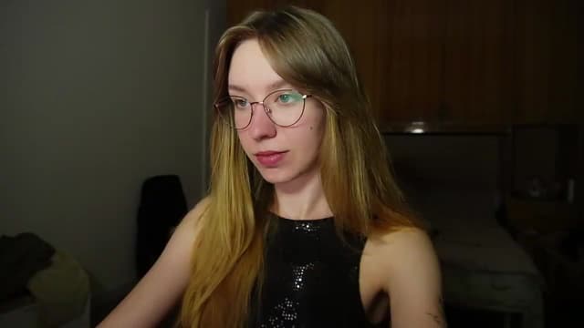 Gallery image thumbnail from Sia_A's myfreecams stream on, 07/07/2026, 22:21 image 5 of 20