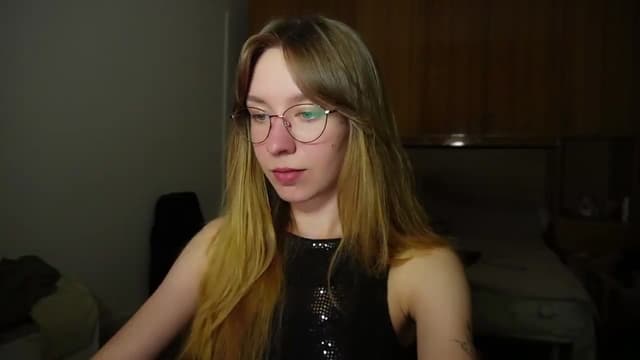 Gallery image thumbnail from Sia_A's myfreecams stream on, 07/07/2026, 22:21 image 14 of 20