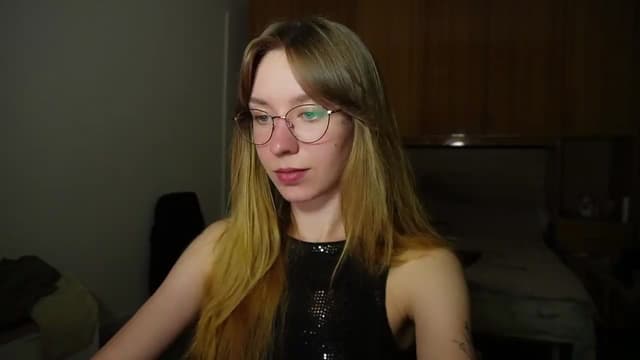 Gallery image thumbnail from Sia_A's myfreecams stream on, 07/07/2026, 22:21 image 16 of 20