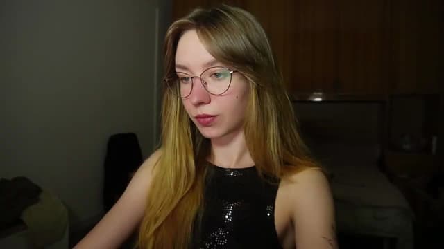 Gallery image thumbnail from Sia_A's myfreecams stream on, 07/07/2026, 22:21 image 4 of 20