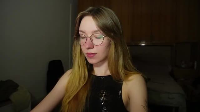 Gallery image thumbnail from Sia_A's myfreecams stream on, 07/07/2026, 22:21 image 2 of 20